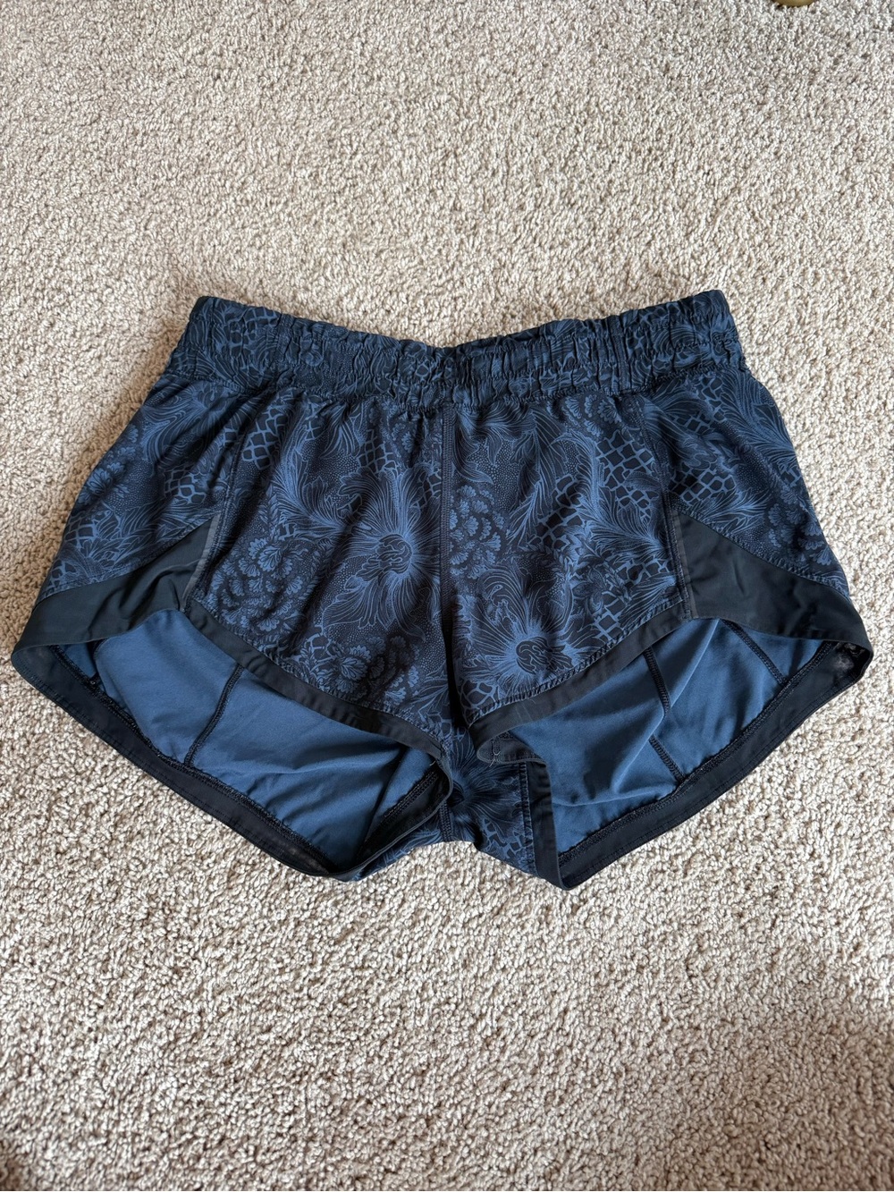 Lululemon Women's Black Floral Shorts 2.5